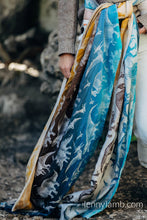 Laden Sie das Bild in den Galerie-Viewer, Lenny Lamb Woven Baby Wrap/Vävd sjal - JURASSIC PARK - FOSSIL - 100% bomull