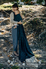 Laden Sie das Bild in den Galerie-Viewer, Lenny Lamb Woven Baby Wrap/Vävd sjal - ZEBRA - SAVANNA - 63% bomull, 37% merinoull