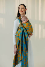 Laden Sie das Bild in den Galerie-Viewer, Lenny Lamb Woven Baby Tragetuch – RETRO'N'ROSES - ROSARIUM – 100% Baumwolle