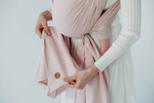 Laden Sie das Bild in den Galerie-Viewer, Lenny Lamb Woven Baby Tragetuch – MARSHMALLOW – 50% Baumwolle, Bambusviskose
