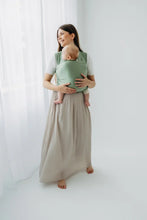Laden Sie das Bild in den Galerie-Viewer, Trikåsjal Baby Sling - SAGE