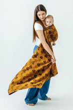 Laden Sie das Bild in den Galerie-Viewer, Lenny Lamb Woven Baby Tragetuch – CAPYBARAS - TRIBU – 100% Baumwolle