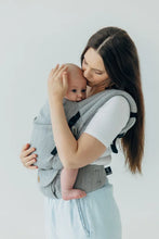 Ladda upp bild till gallerivisning, LennyLight Carrier - LITTLE LOVE - MUNA - 54% silke, 46% bomull - Limited Edition