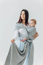 Laden Sie das Bild in den Galerie-Viewer, Lenny Lamb Woven Babytragetuch – LITTLE LOVE - MUNA – 54% silk, 46% Baumwolle