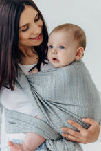 Laden Sie das Bild in den Galerie-Viewer, Lenny Lamb Woven Babytragetuch – LITTLE LOVE - MUNA – 54% silk, 46% Baumwolle