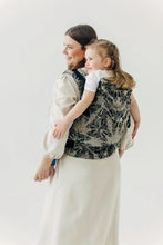 Laden Sie das Bild in den Galerie-Viewer, LennyPreschool Carrier - QUEEN OF THE NIGHT - PAMINA - 65% Baumwolle, 35% Silkeen