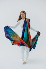 Laden Sie das Bild in den Galerie-Viewer, Lenny Lamb Woven Baby Wrap/Vävd sjal - RAINFOREST - CARNIVAL - 100% bomull