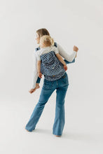 Laden Sie das Bild in den Galerie-Viewer, LennyPreschool Carrier - PATA DE GALLO - PUZZLE - 40% bomull, 40% merinoull, 13% silke, 7% kashmir