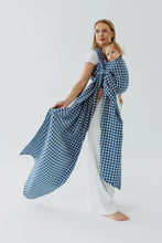 Laden Sie das Bild in den Galerie-Viewer, Lenny Lamb Woven Baby Wrap/Vävd sjal - PATA DE GALLO - PUZZLE - 40% bomull, 40% merinoull, 13% silke, 7% kashmir