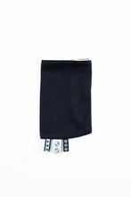 Laden Sie das Bild in den Galerie-Viewer, Drool Pads - LITTLE HERRINGBONE EBONY BLACK - 100% bomull