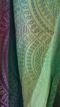 Load image into Gallery viewer, Lenny Lamb Ringsjal - PEACOCK'S TAIL - FANTASY - 100% bomull - Begagnad