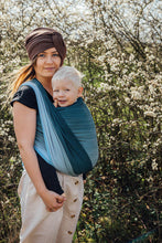 Laden Sie das Bild in den Galerie-Viewer, Lenny Lamb Woven Baby Tragetuch – LITTLE HERRINGBONE OMBRE BEBOP – 100% Baumwolle