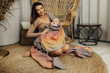 Ladda upp bild till gallerivisning, Lenny Lamb Woven Baby Wrap/Vävd sjal - BIG HERRINGBONE - FANDANGO - 100% bomull