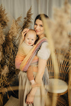 Laden Sie das Bild in den Galerie-Viewer, Lenny Lamb Woven Baby Tragetuch – LITTLE LOVE - MADISON – 100% Baumwolle