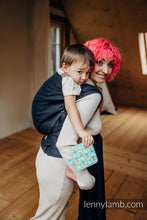 Laden Sie das Bild in den Galerie-Viewer, LennyHybrid Half Buckle Carrier - PEACOCK'S TAIL - PITCH BLACK - 59% bomull,  41% merinoull - PreSchool