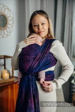 Laden Sie das Bild in den Galerie-Viewer, Lenny Lamb Woven Baby Wrap/Vävd sjal - WILD WINE - BOUQUET - 100% bomull