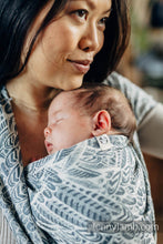 Laden Sie das Bild in den Galerie-Viewer, Lenny Lamb Woven Baby Wrap/Vävd sjal - WILD SOUL - NIKE - 100% bomull