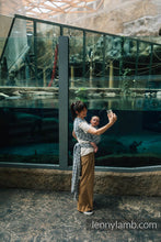 Laden Sie das Bild in den Galerie-Viewer, Lenny Lamb Woven Baby Wrap/Vävd sjal - CATKIN - WILLOW - 100% bambu viskos