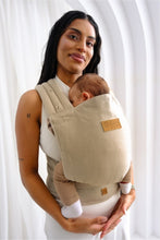Ladda upp bild till gallerivisning, ISARA Quick Half Buckle Carrier - Sandstone Linen - 100% linne