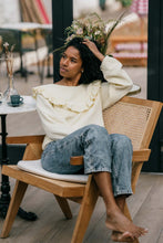 Laden Sie das Bild in den Galerie-Viewer, Amningsblus i 100% ekologisk bomullsväv från Bohemilk - Milk