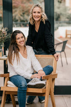 Load image into Gallery viewer, Le Milk C'est Chic nursing shirt Black, in organic cotton fabric