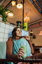 Laden Sie das Bild in den Galerie-Viewer, Lenny Lamb Woven Baby Wrap/Vävd sjal - MATCHA - 100% bomull