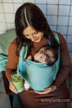 Laden Sie das Bild in den Galerie-Viewer, Lenny Lamb Woven Baby Wrap/Vävd sjal - MATCHA - 100% bomull