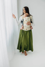 Ladda upp bild till gallerivisning, LennyLight Carrier - HERBARIUM - AMBRA - 68% bomull, 27% merinoull, 5% kashmir