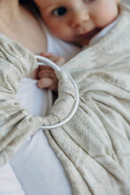 Laden Sie das Bild in den Galerie-Viewer, Lenny Lamb Ringsling - VIRIDIFLORA - CONNECT - 80% Baumwolle, 25% Hanf, 25% lyocell