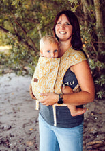 Laden Sie das Bild in den Galerie-Viewer, LELIBA Wrap Up Babytrage – Ramus Aurea – 100 % Bio-Baumwolle