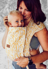 Laden Sie das Bild in den Galerie-Viewer, LELIBA Wrap Up Babytrage – Ramus Aurea – 100 % Bio-Baumwolle