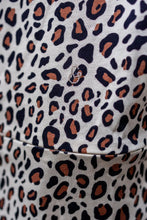 Laden Sie das Bild in den Galerie-Viewer, Amningst-shirtsklänning Graou