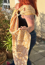 Laden Sie das Bild in den Galerie-Viewer, LELIBA Ring Sling – Bungi Aurea – 100 % Bio-Baumwolle