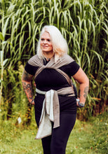 Laden Sie das Bild in den Galerie-Viewer, LELIBA Wrap Up Babytrage – Sepia – 100 % Bio-Baumwolle