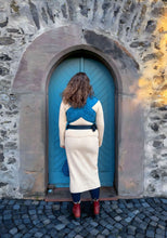 Laden Sie das Bild in den Galerie-Viewer, LELIBA Tai Babytrage - Bungi Coralie - 100% Bio-Baumwolle