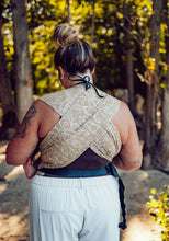 Laden Sie das Bild in den Galerie-Viewer, LELIBA Wrap Up Babytrage – Ramus Rega – 100 % Bio-Baumwolle