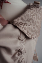 Laden Sie das Bild in den Galerie-Viewer, Drool Pads - Safari Eleni