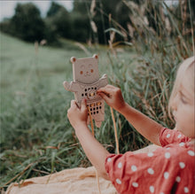 Laden Sie das Bild in den Galerie-Viewer, Mr Teddy Bear - wooden Montessori lacing toy