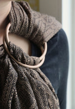Laden Sie das Bild in den Galerie-Viewer, Vanamo Ringschal – Kide Kaneli – 90 % Bio-Baumwolle, 10 % Kapok