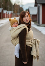 Load image into Gallery viewer, Vanamo Woven Wrap/Vävd sjal - Kide Ambra - 40% ekologisk bomull, 30% linne, 30% merinoull