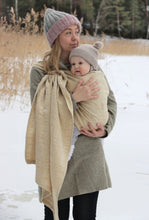 Laden Sie das Bild in den Galerie-Viewer, Vanamo Ringsjal - Kide Ambra - 40% ekologisk bomull, 30% linne, 30% merinoull