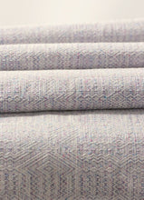 Load image into Gallery viewer, Vanamo Woven Wrap/Vävd sjal - Kide Laventeli - 35% ekologisk bomull, 35% bourettesilke, 20% linne, 10% lyocel