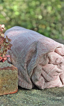 Laden Sie das Bild in den Galerie-Viewer, Vanamo Woven Wrap/Vävd sjal - Kide Kaiho - 35% ekologisk bomull, 35% bourettesilke, 30% merinoull - Utförsäljning!