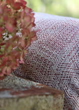 Laden Sie das Bild in den Galerie-Viewer, Vanamo Woven Wrap/Vävd sjal - Kide Kaiho - 35% ekologisk bomull, 35% bourettesilke, 30% merinoull - Utförsäljning!