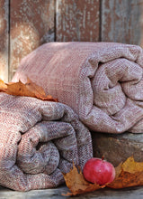 Ladda upp bild till gallerivisning, Vanamo Woven Wrap/Vävd sjal - Kide Katve - 35% ekologisk bomull, 35% bourettesilke, 30% merinoull - Utförsäljning!