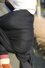 Laden Sie das Bild in den Galerie-Viewer, Yaro ringsjal - Waffles black Ring Sling - 100% bomull