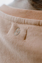 Laden Sie das Bild in den Galerie-Viewer, FAMILKy aprikos amningströja