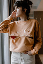 Laden Sie das Bild in den Galerie-Viewer, FAMILKy aprikos amningströja