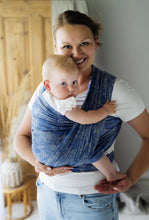 Laden Sie das Bild in den Galerie-Viewer, Little Frog Baby Wrap - Linen Lotus Breeze - 75% kammad bomull, 25% linne