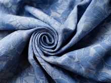 Laden Sie das Bild in den Galerie-Viewer, Little Frog Baby Wrap - Linen Lotus Breeze - 75% kammad bomull, 25% linne